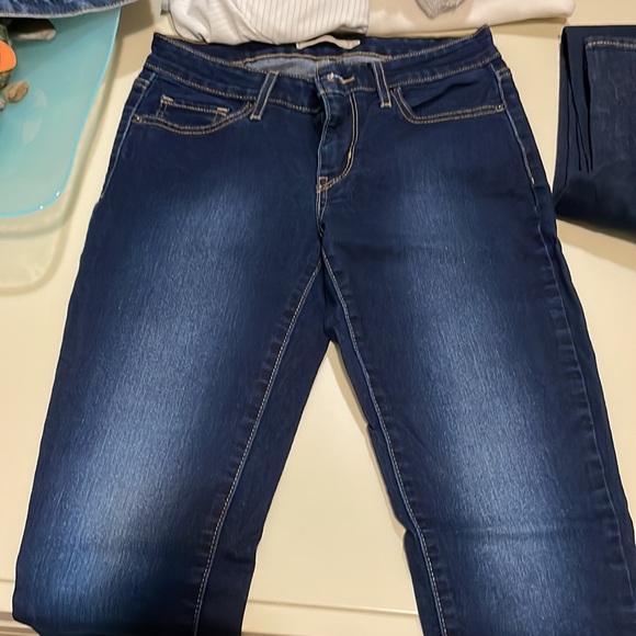 Levi’s 711 Skinny Jean - Picture 3 of 3